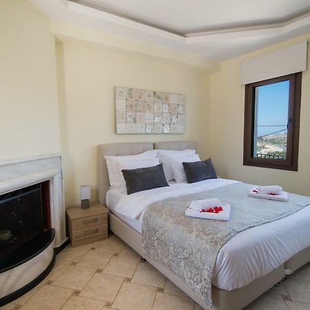 Elmyra Villa, Heated Pool & Walking To Beach, By Thinkvilla Gerani Chanion Esterno foto