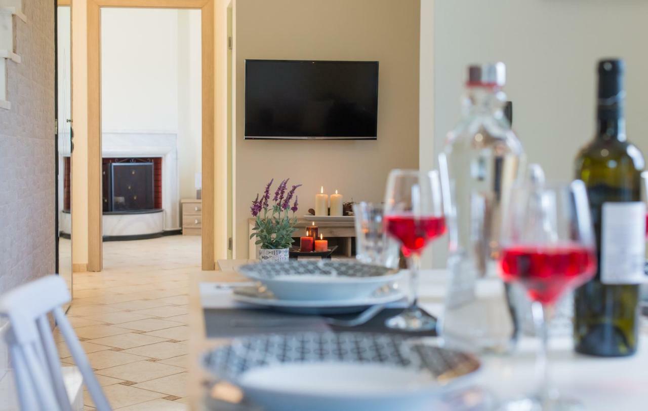Elmyra Villa, Heated Pool & Walking To Beach, By Thinkvilla Gerani Chanion Esterno foto