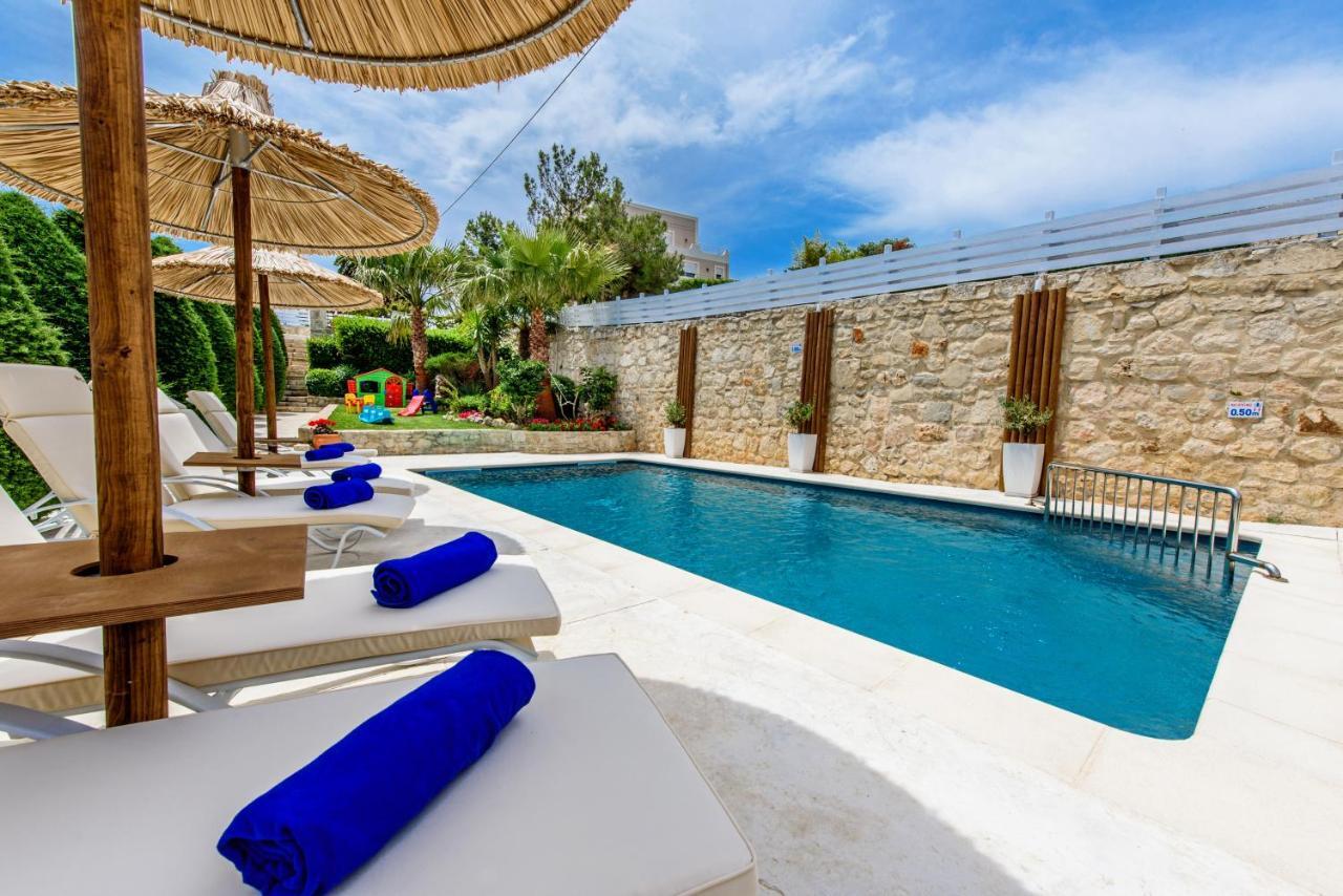 Elmyra Villa, Heated Pool & Walking To Beach, By Thinkvilla Gerani Chanion Esterno foto